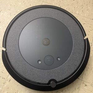 Roomba i3+ EVO (3550) Self-Emptying Robot Vacuum